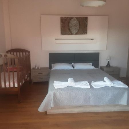 Vista Mare Villa Néa Irákleia Eksteriør billede